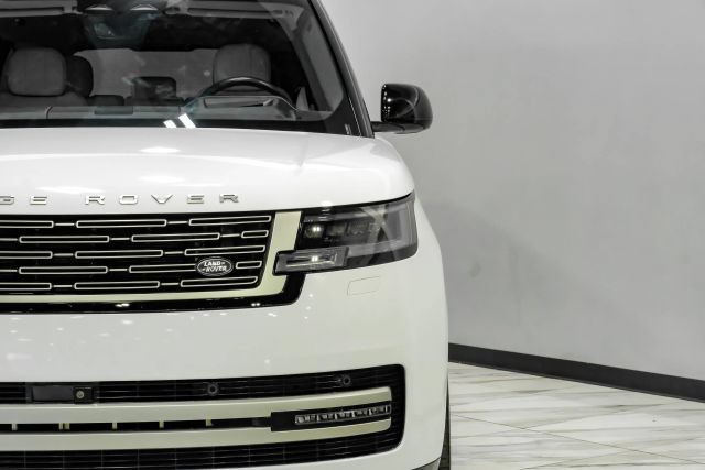 Used 2025 Land Rover Range Rover SE AWD/4WD image 55