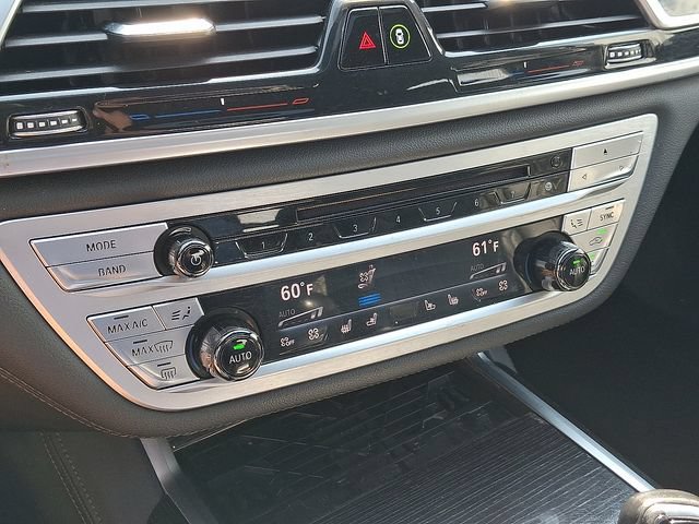 Used 2018 BMW 750i xDrive AWD/4WD image 17