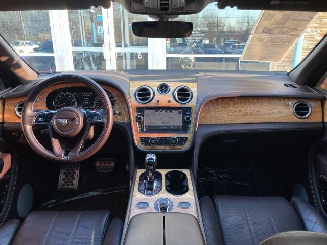 Used 2018 Bentley Bentayga Onyx Edition AWD/4WD image 38