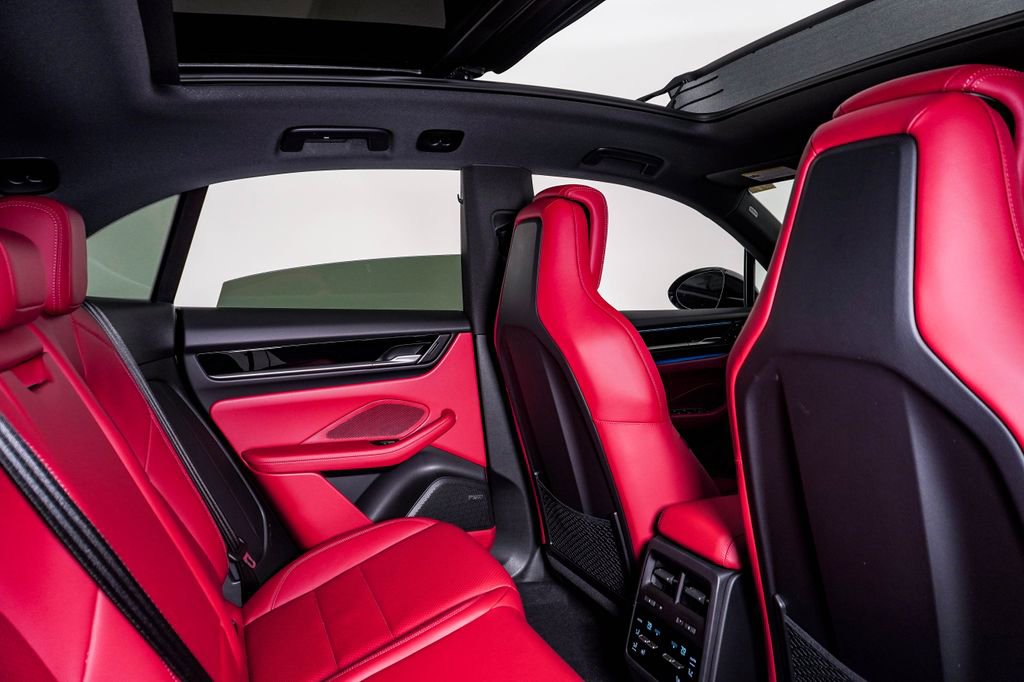 New 2026 Porsche Macan 4 Electric AWD/4WD image 16