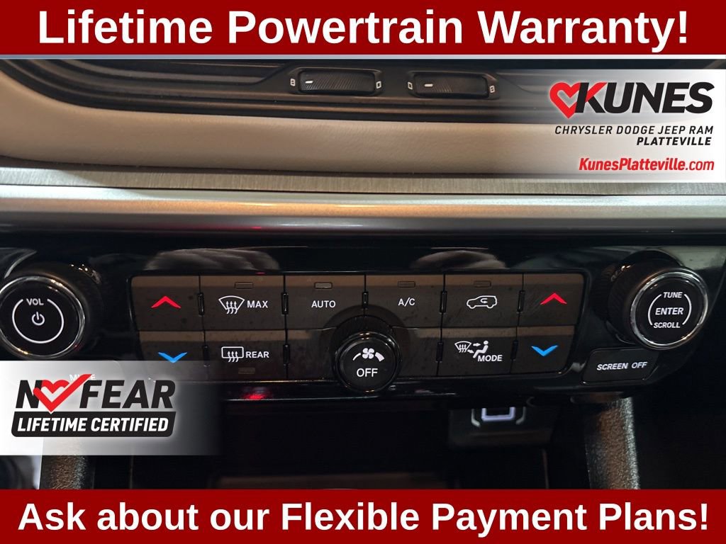 Used 2025 Jeep Compass Limited image 27