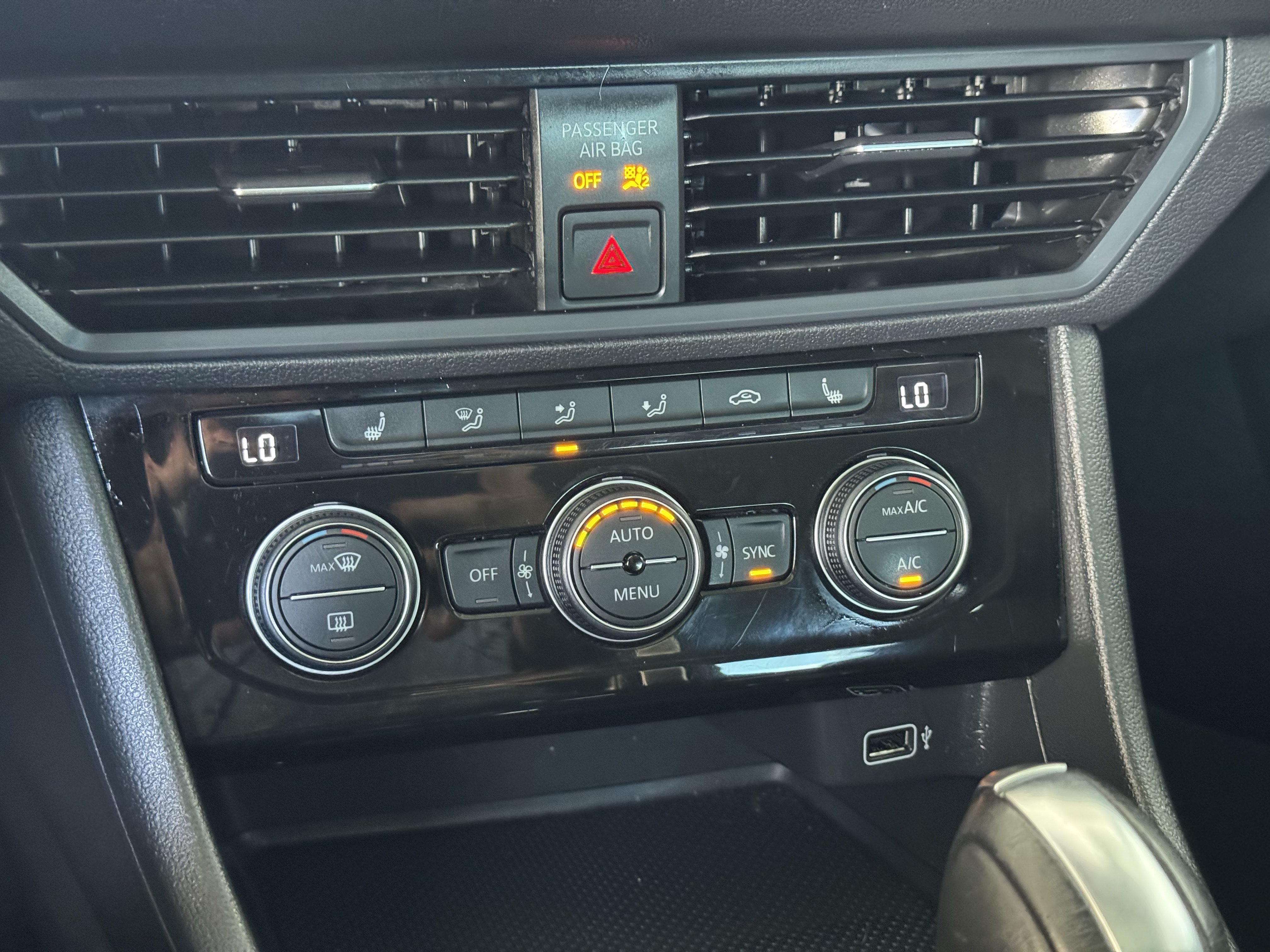 Used 2019 Volkswagen Jetta SEL FWD image 27