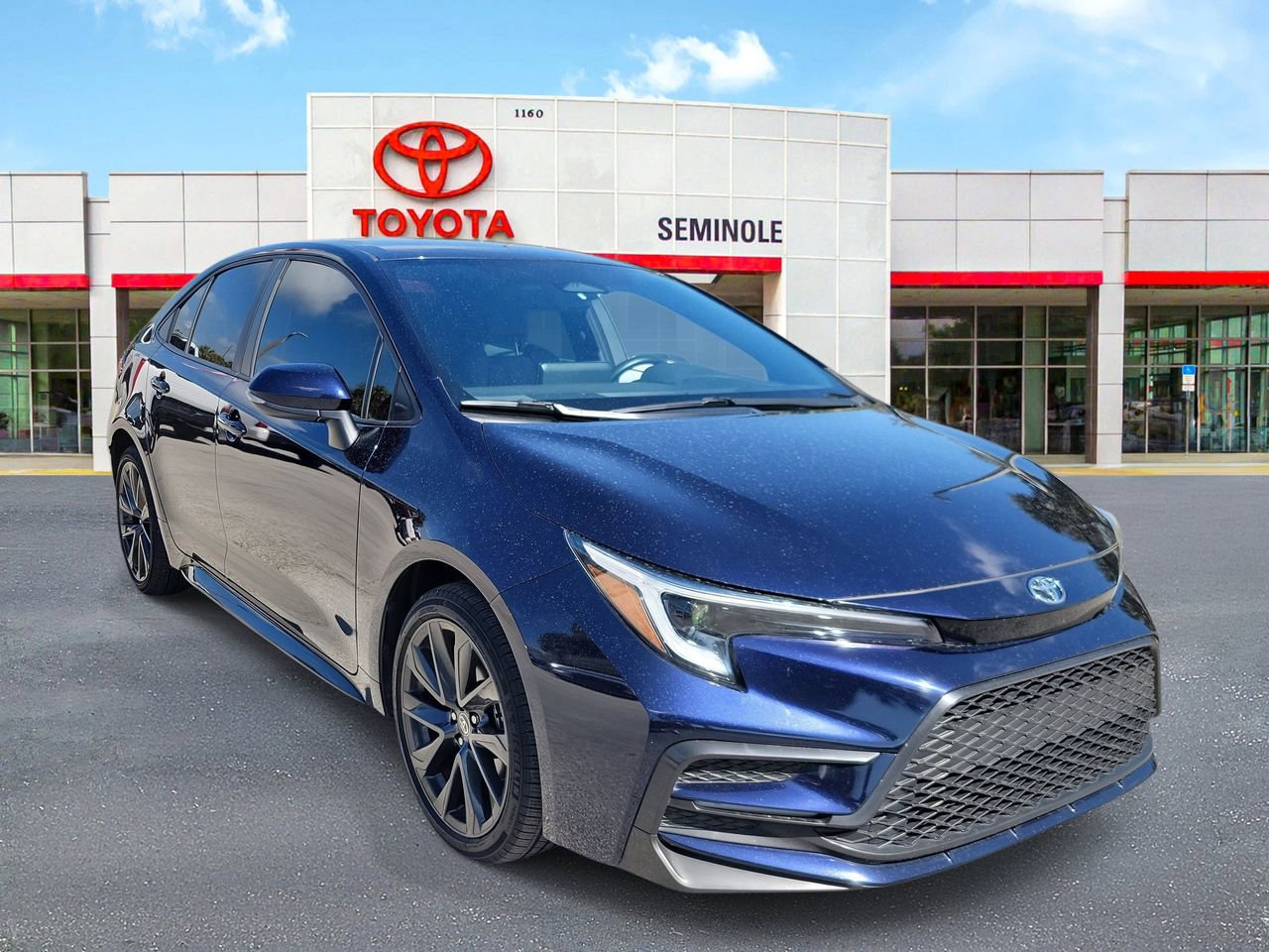 Used 2023 Toyota Corolla SE image 2