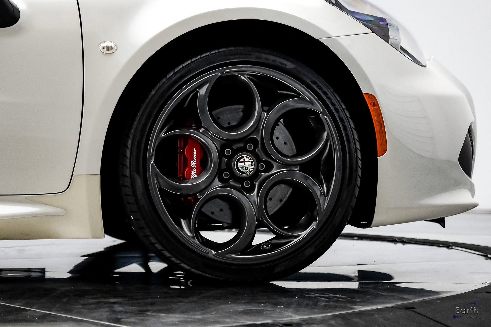 Used 2015 Alfa Romeo 4C Coupe w/ Leather Interior Group RWD image 75