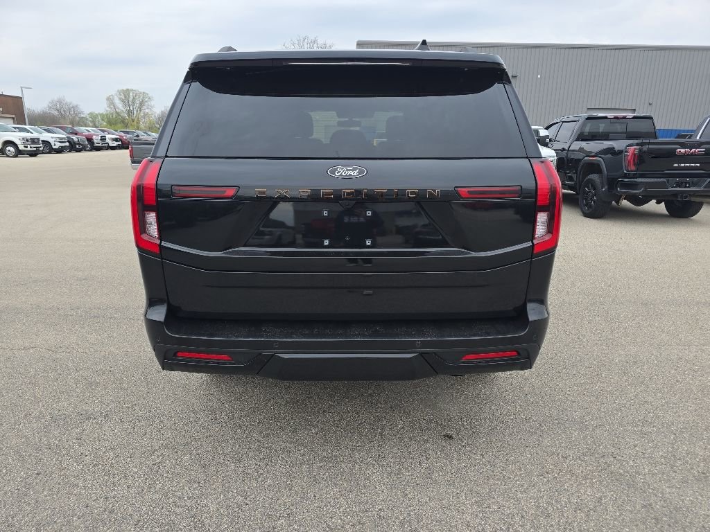 Used 2025 Ford Expedition Tremor AWD/4WD image 4