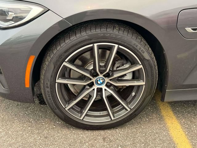 Used 2022 BMW 330e xDrive w/ Driving Assistance Package AWD/4WD image 12