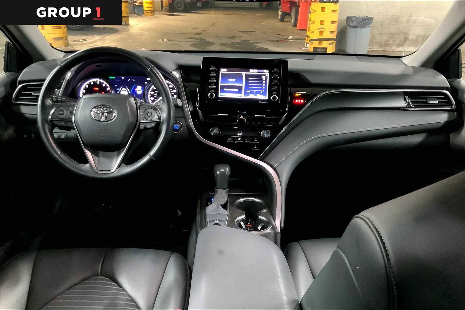 Used 2021 Toyota Camry SE w/ Cold Weather Package image 15