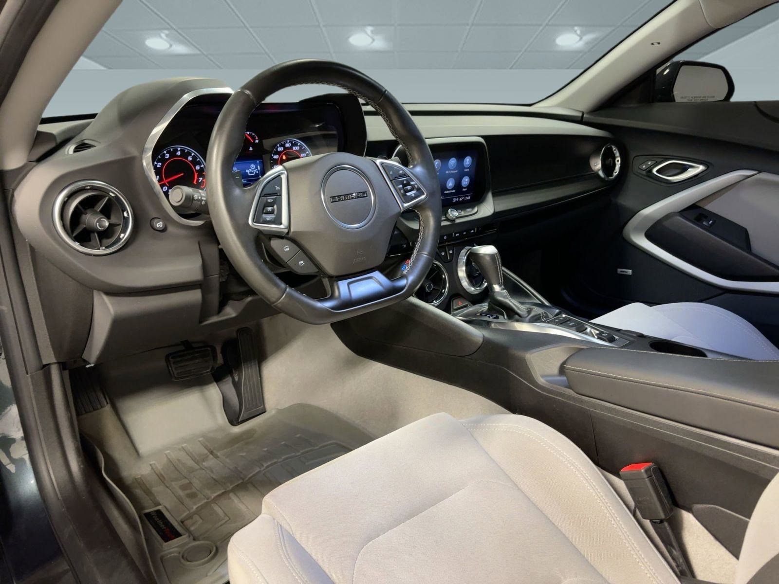 Used 2021 Chevrolet Camaro LT w/ Technology Package image 28