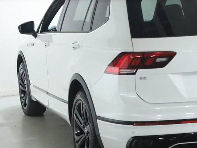 Used 2024 Volkswagen Tiguan SE R-Line AWD/4WD image 44