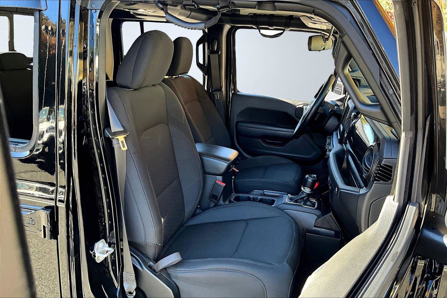 Used 2022 Jeep Gladiator Sport image 7