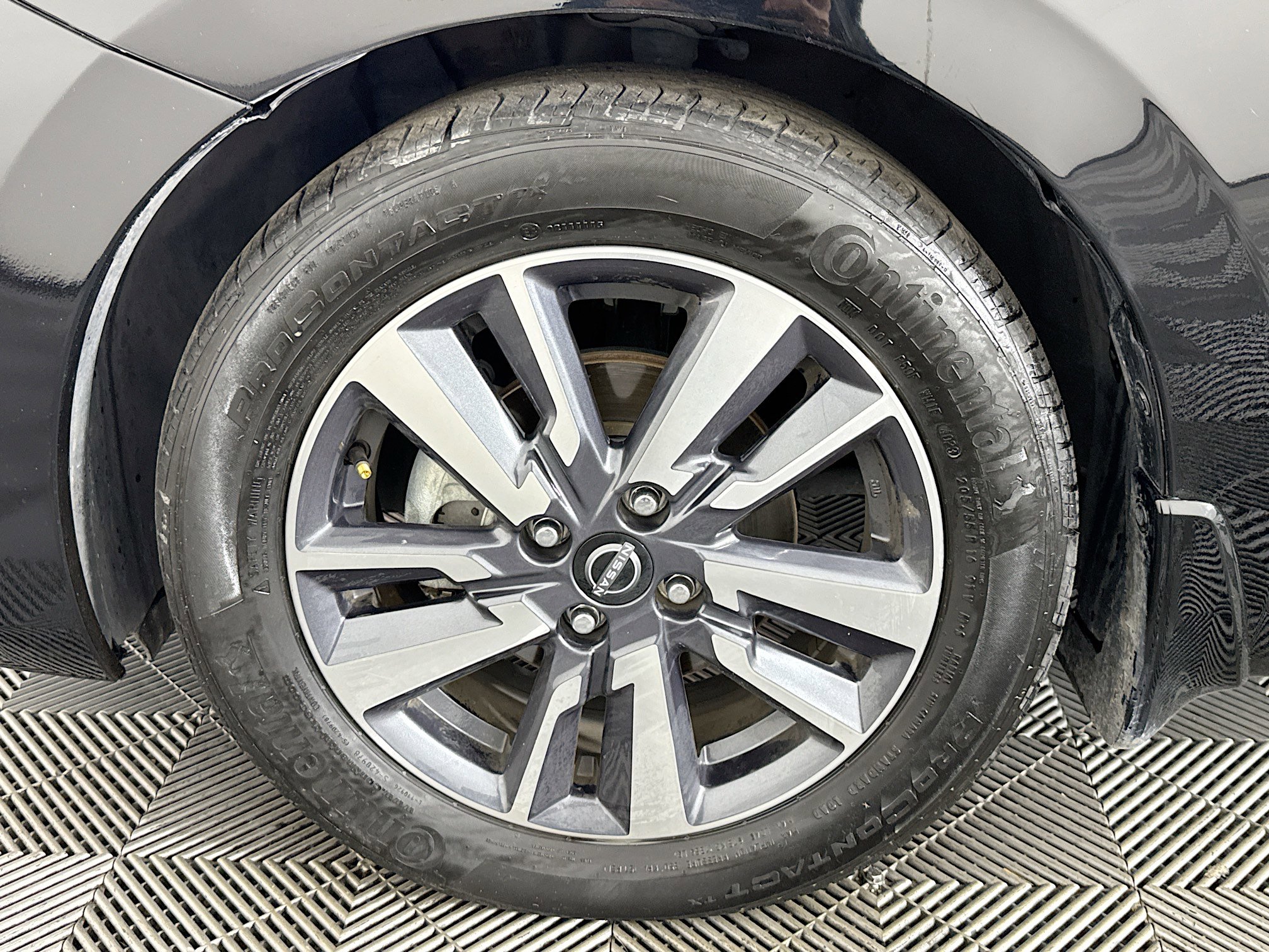 Used 2024 Nissan Versa S w/ S Plus Package image 34