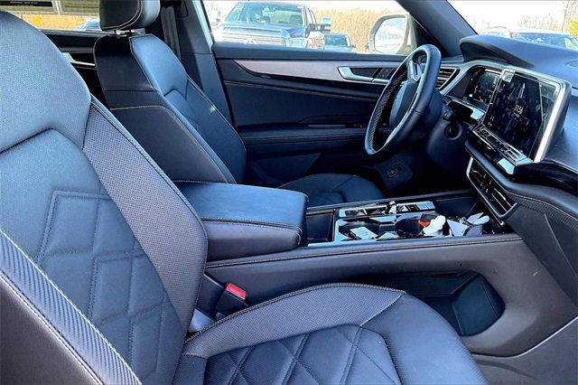 Used 2025 Volkswagen Atlas Cross Sport SE image 10