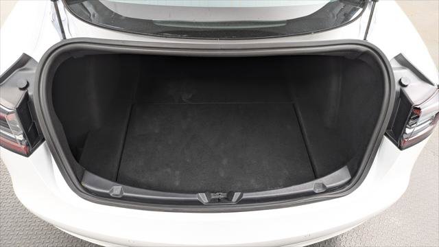 Used 2020 Tesla Model 3 Standard Range image 17