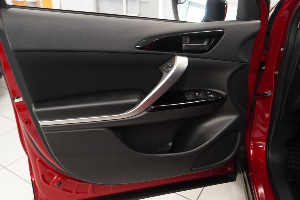 Used 2022 Mitsubishi Eclipse Cross LE AWD/4WD image 16