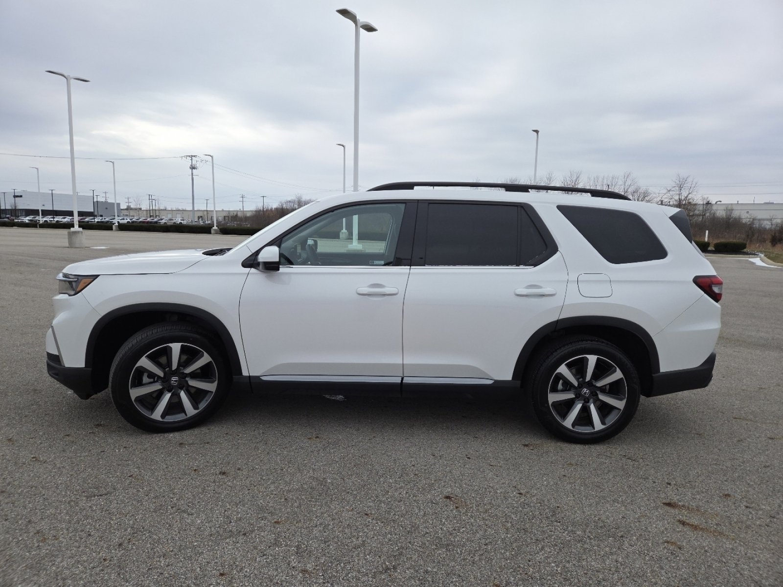 Used 2025 Honda Pilot Touring image 17