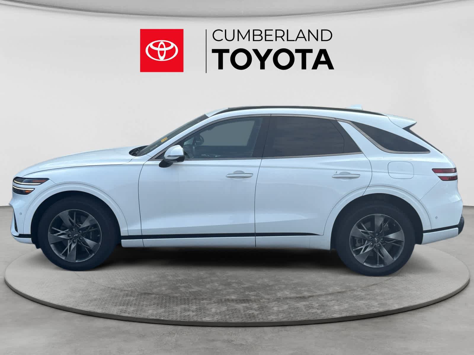 Used 2022 Genesis GV70 3.5T Sport w/ Sport Advanced Package AWD/4WD image 2