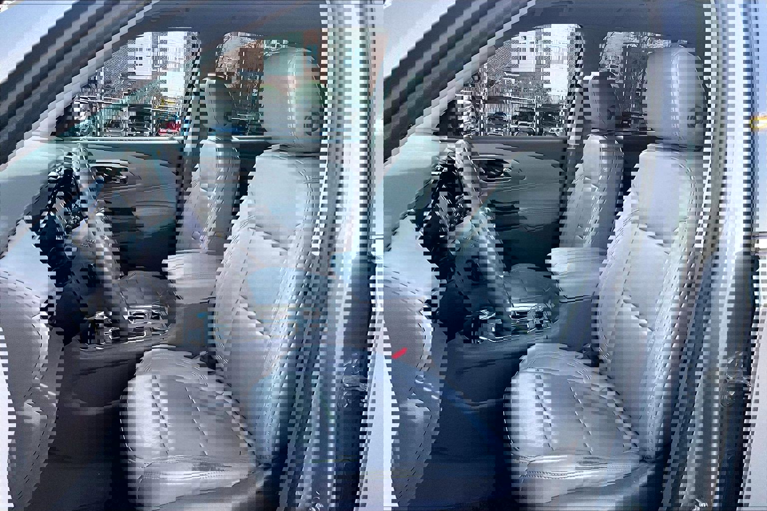 Used 2018 Chevrolet Traverse LT image 24