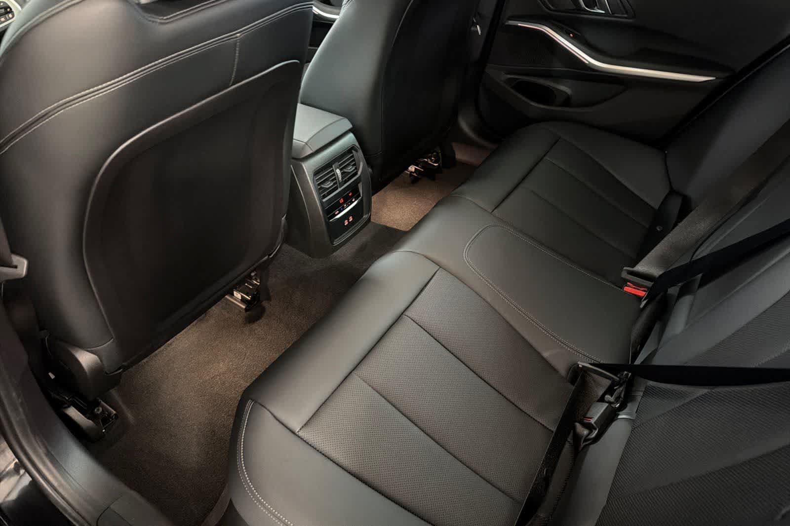 Used 2024 BMW M340i RWD image 4