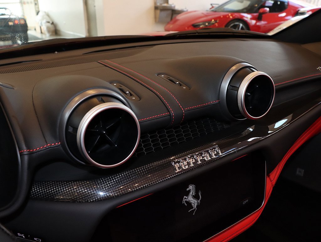 Certified 2022 Ferrari Portofino M image 98