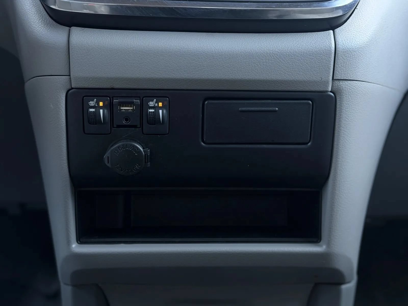 Used 2019 Toyota Sienna XLE FWD image 44