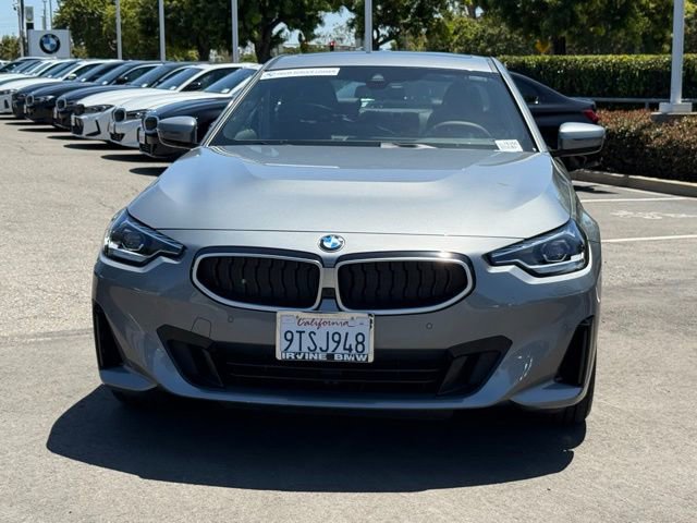 Used 2025 BMW 230i Coupe w/ Convenience Package RWD image 3
