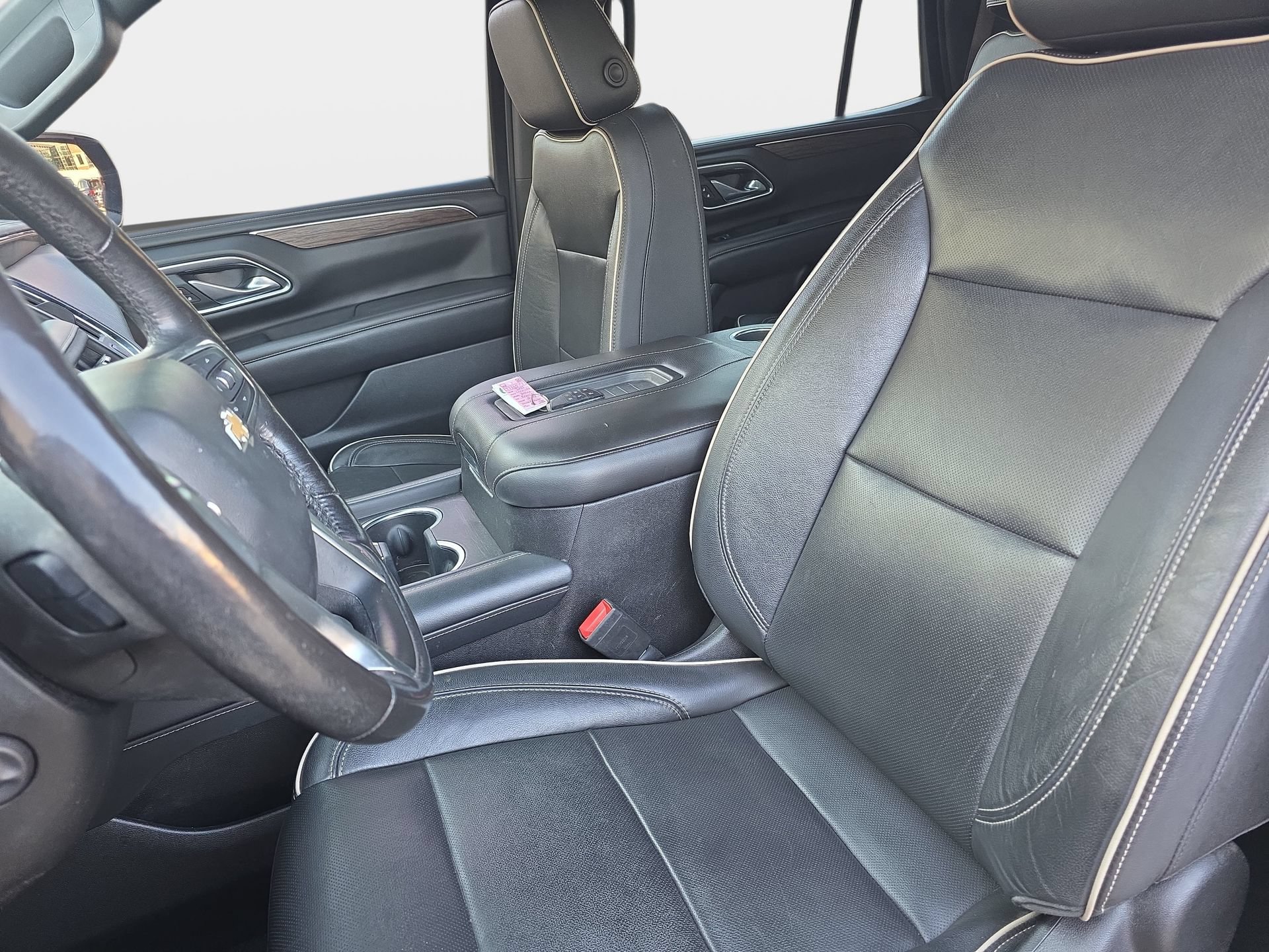 Used 2021 Chevrolet Tahoe Premier w/ Premium Package AWD/4WD image 15
