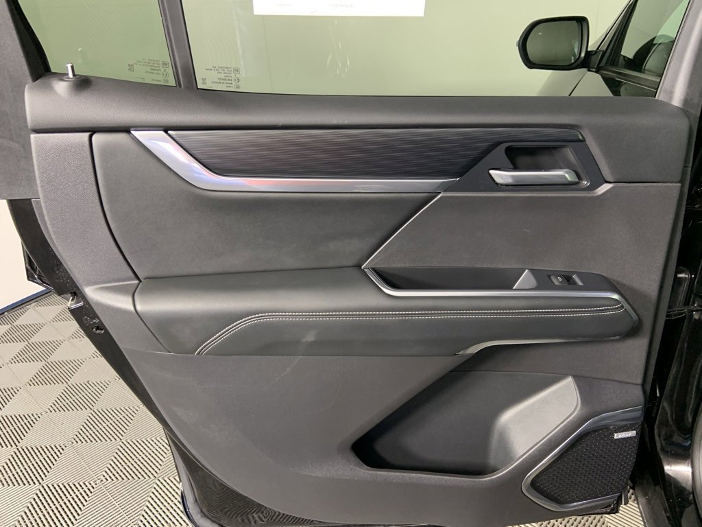 Used 2025 GMC Acadia Elevation image 23