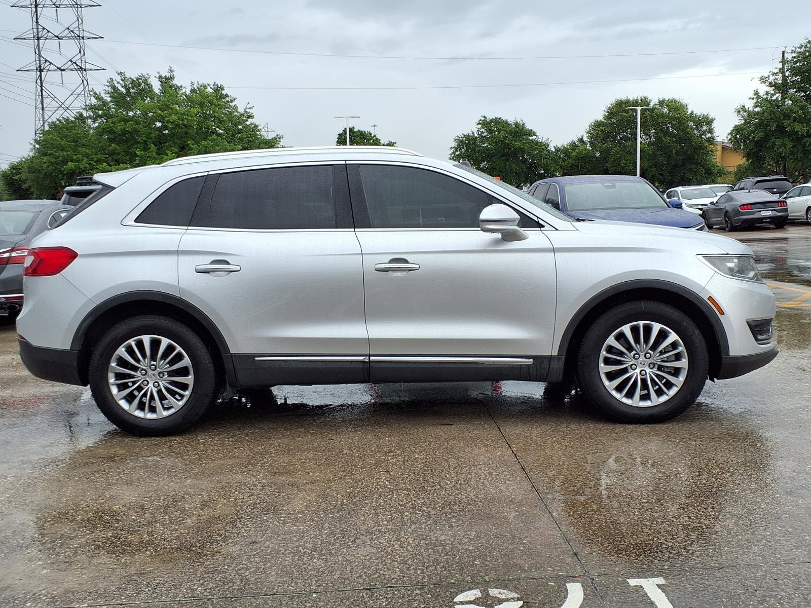 Used 2018 Lincoln MKX Select w/ Select Plus Package image 25