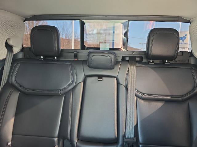 Certified 2025 Ford Maverick Lariat w/ Black Appearance Package image 39