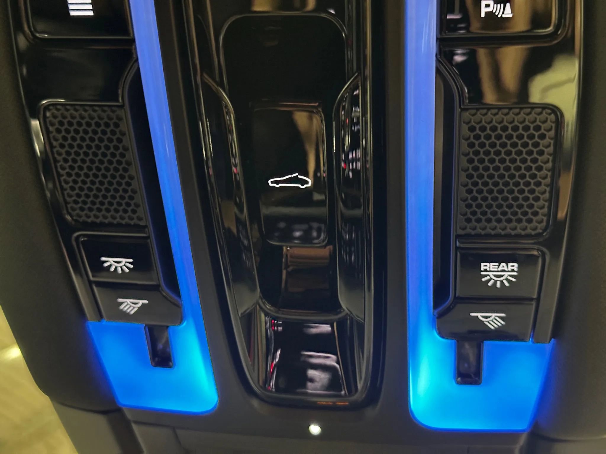 Used 2022 Porsche Cayenne Sport Utility 4D image 38