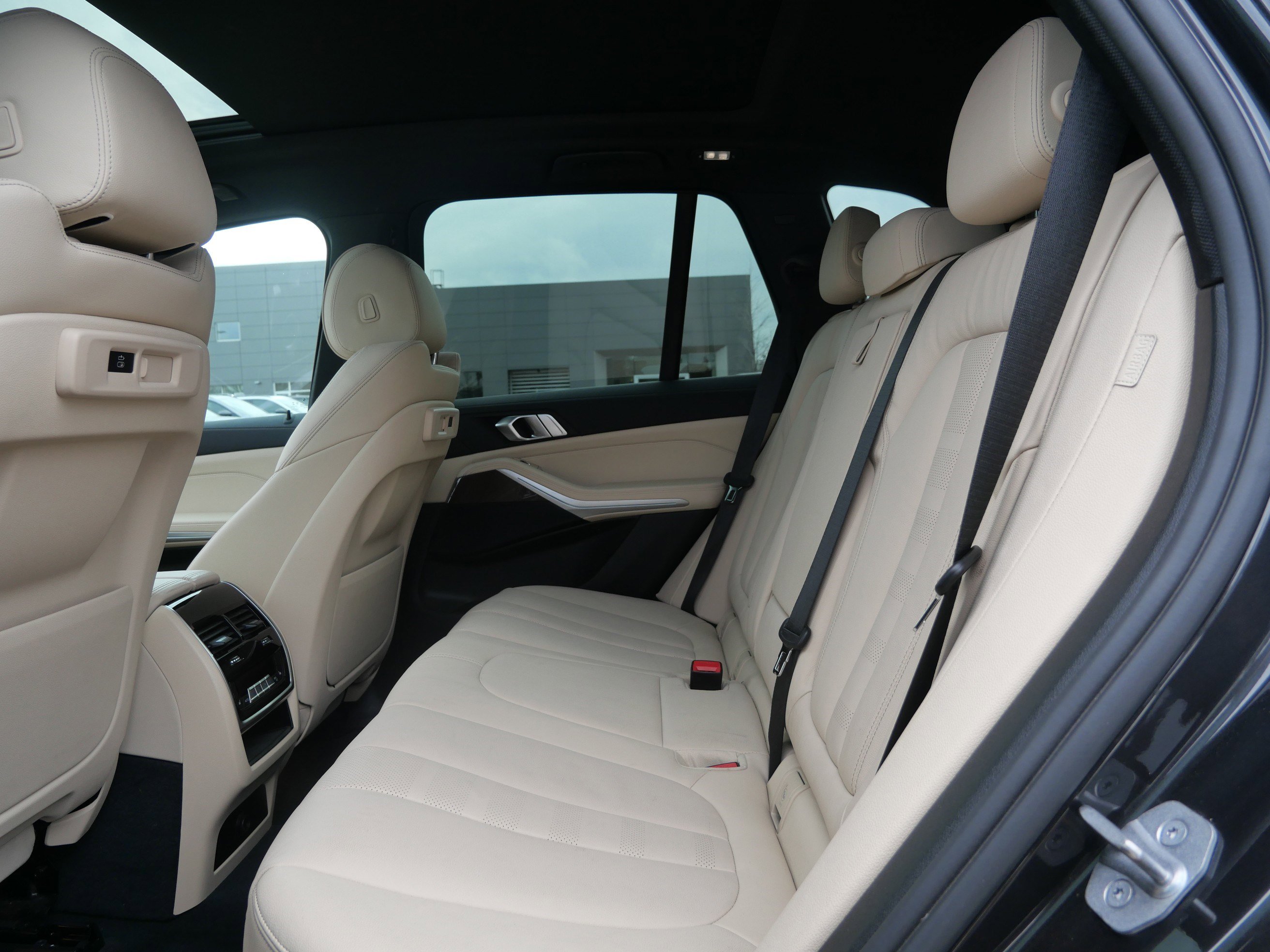 Used 2022 BMW X5 xDrive40i w/ Premium Package image 17