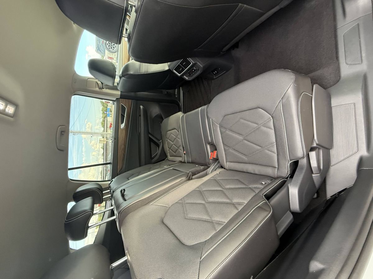 Used 2024 Volkswagen Atlas SE w/ Black Wheel Package image 13