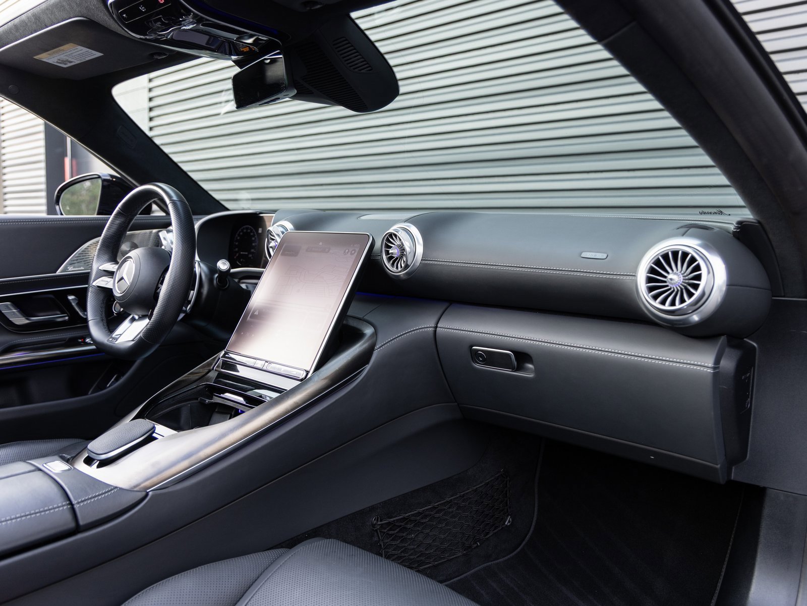 Used 2022 Mercedes-Benz SL 63 AMG 4MATIC image 25