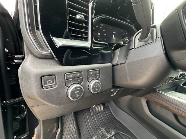 New 2026 GMC Sierra 2500 SLT w/ Texas SLT Premium Package AWD/4WD image 17