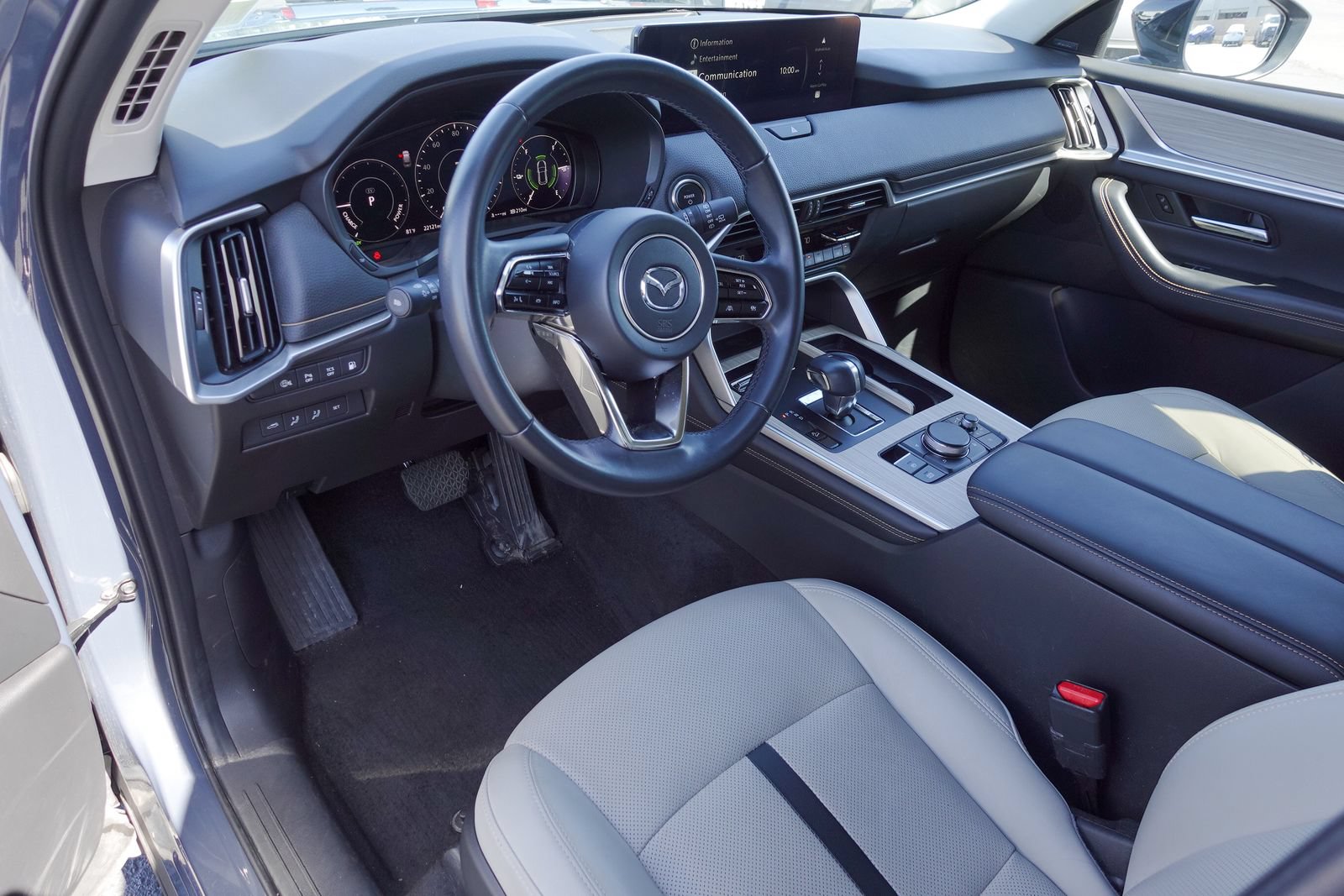 Certified 2025 MAZDA CX-70 Plug-In Hybrid w/ Premium Pkg AWD/4WD image 11