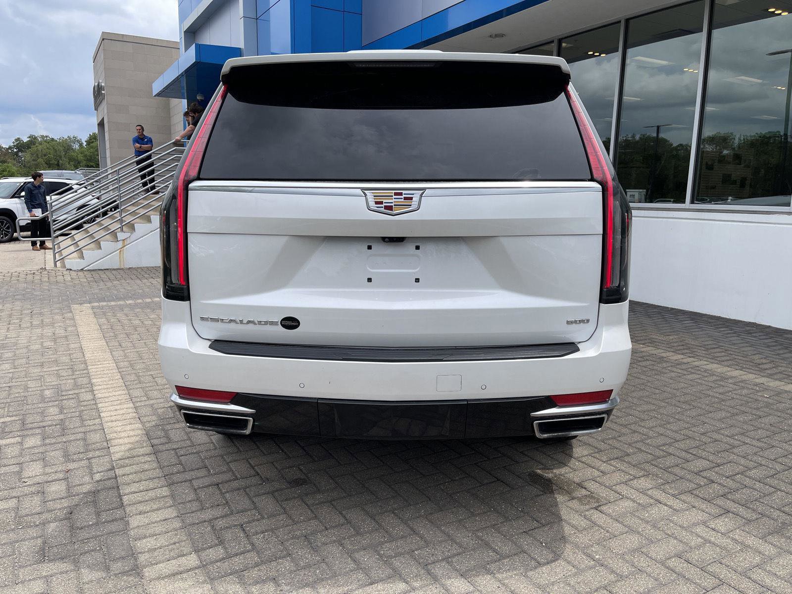 Used 2024 Cadillac Escalade Premium Luxury w/ Performance Package AWD/4WD image 4