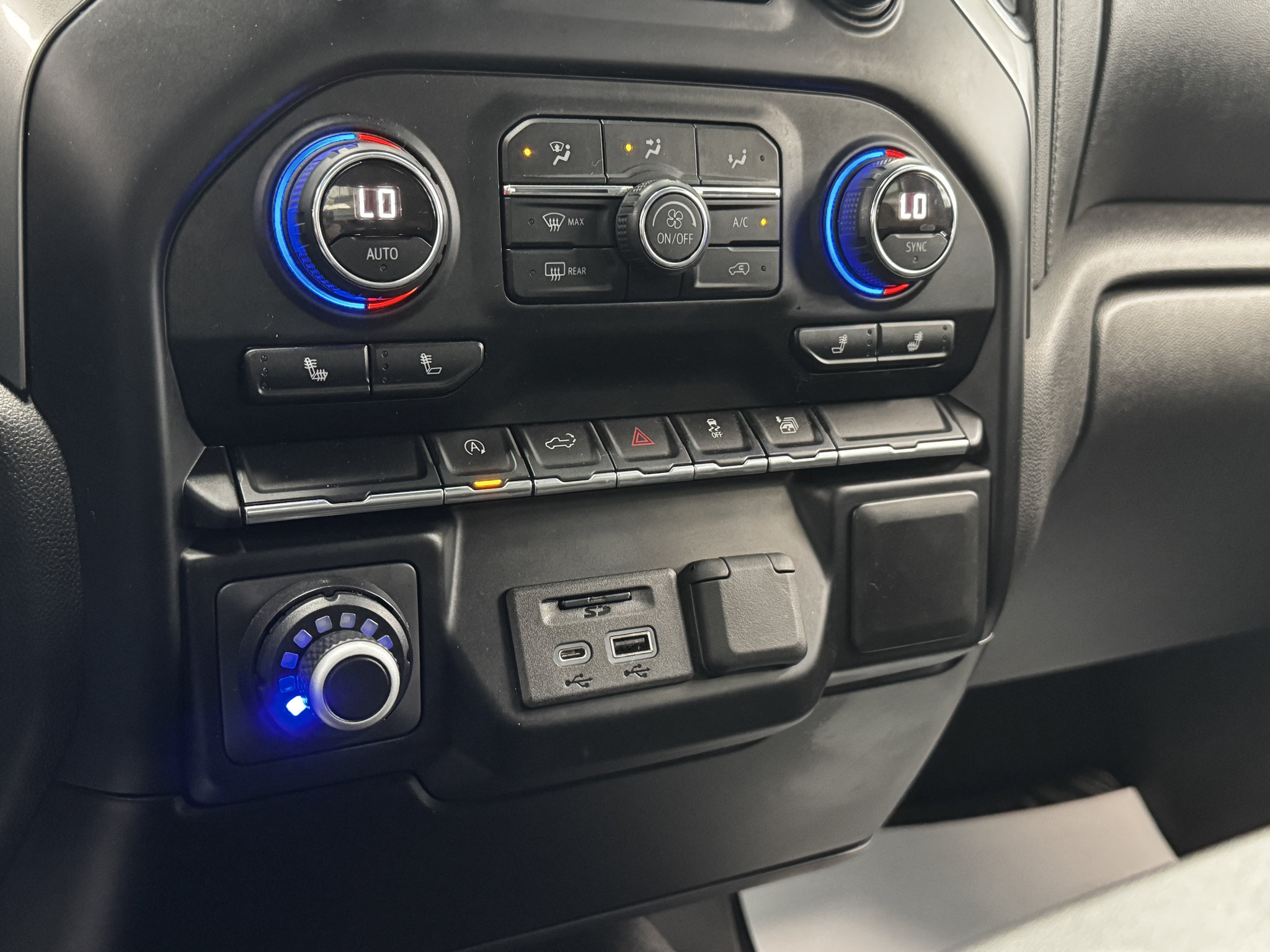 Used 2019 Chevrolet Silverado 1500 LT w/ All-Star Edition AWD/4WD image 20