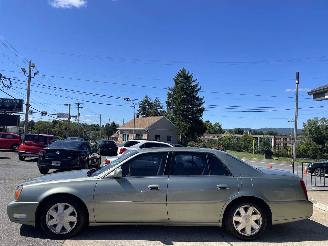 Used 2005 Cadillac De Ville DTS w/ Equipment Group FWD image 9