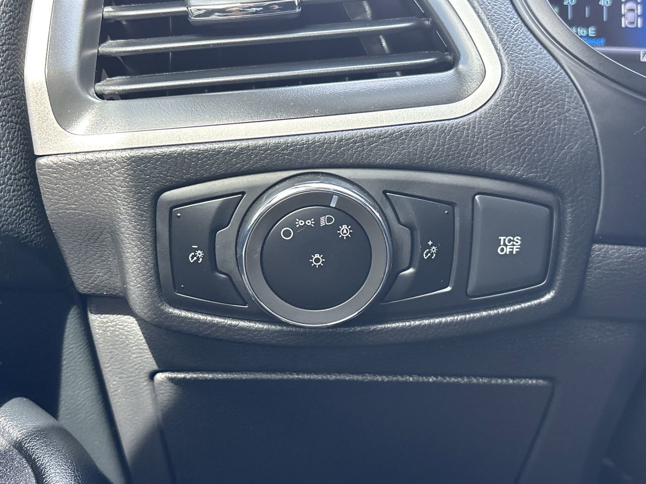 Certified 2024 Ford Edge SE AWD/4WD image 23