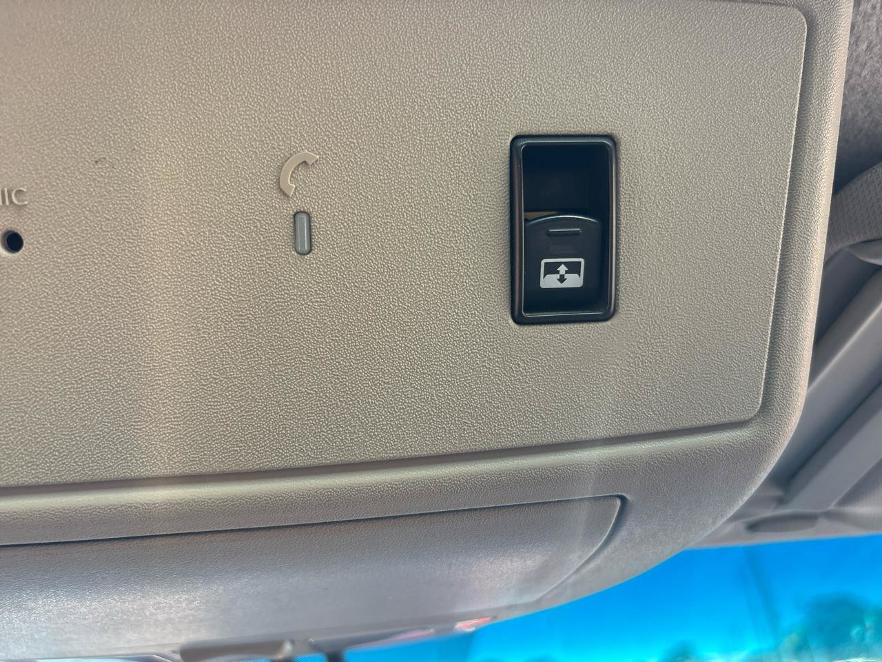Used 2011 Nissan Titan PRO-4X AWD/4WD image 18