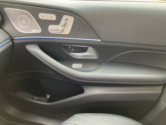 Used 2025 Mercedes-Benz GLS 450 4MATIC image 23