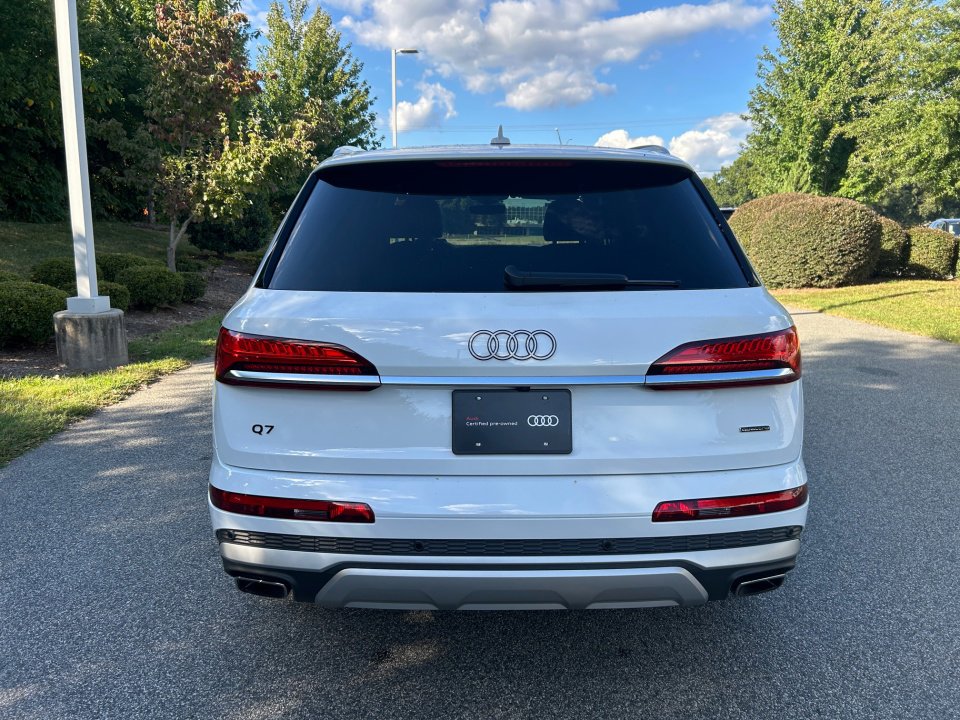 Certified 2025 Audi Q7 2.0T Premium image 14