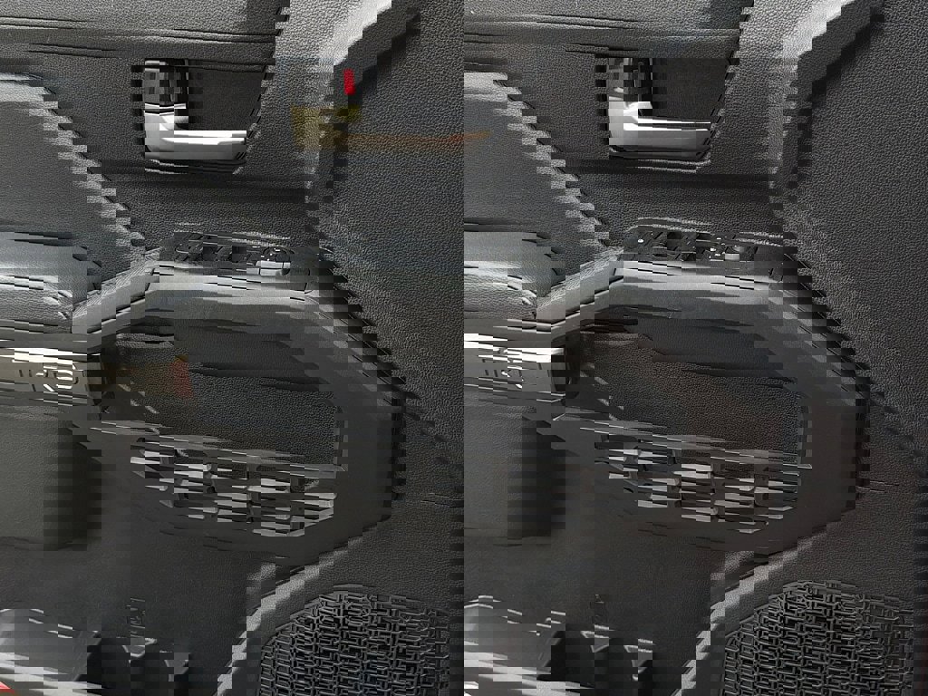 Used 2025 Toyota Tacoma TRD Off-Road image 20