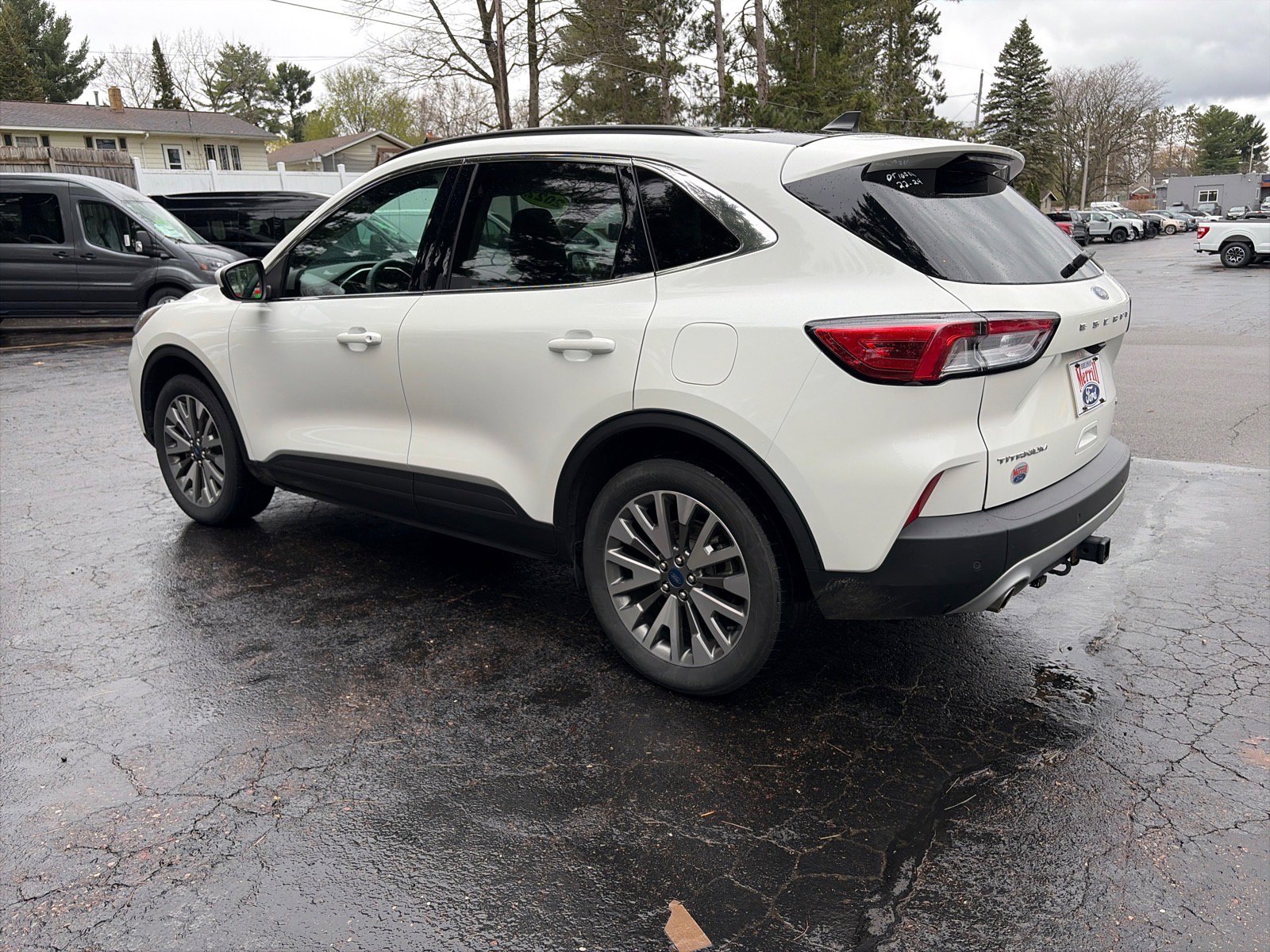 Used 2022 Ford Escape Titanium w/ Class II Trailer Tow Package AWD/4WD image 4