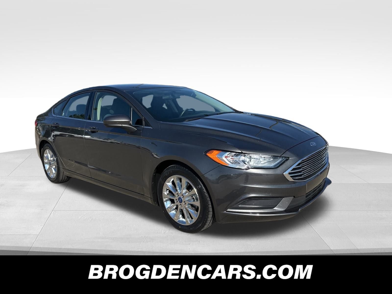 Used 2017 Ford Fusion SE w/ Fusion SE Technology Package