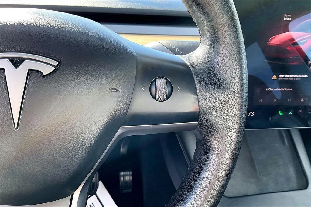 Used 2022 Tesla Model Y Long Range image 18