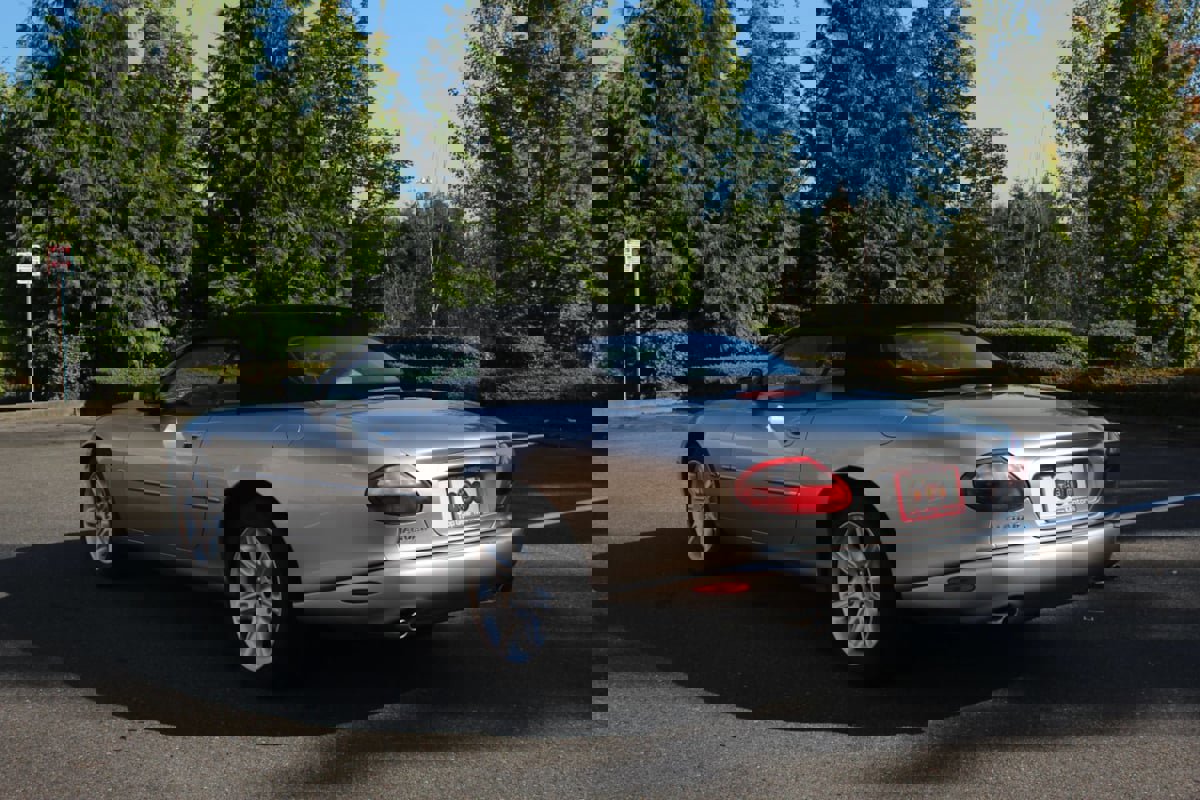Used 2000 Jaguar XK8 Convertible image 6