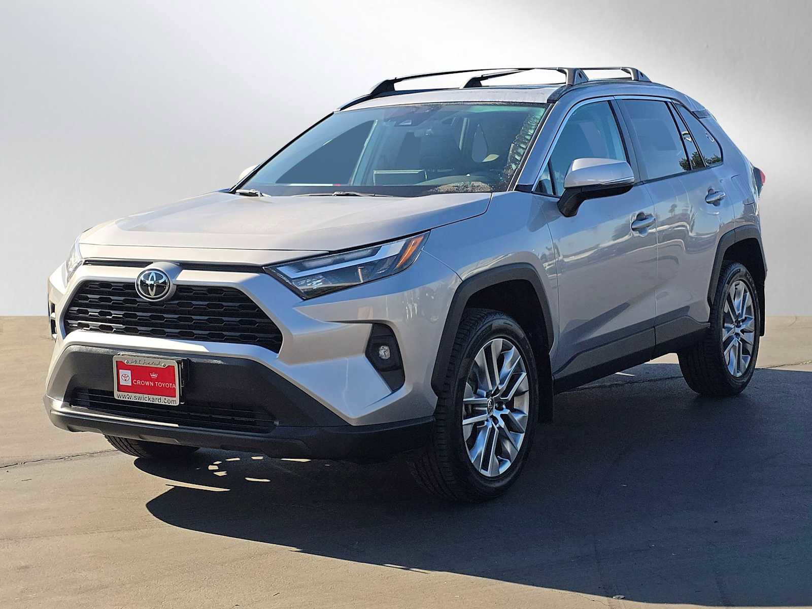 Used 2022 Toyota RAV4 XLE Premium image 7