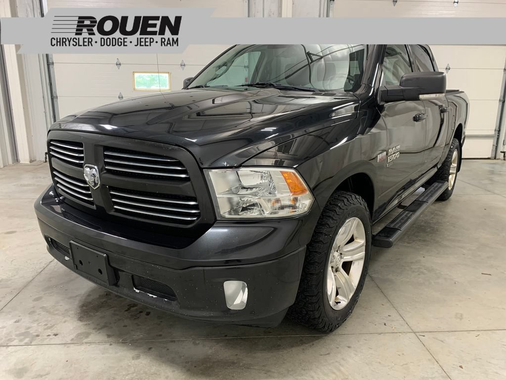 Used 2019 RAM 1500 Classic SLT w/ SLT Plus D←cor Group AWD/4WD image 1