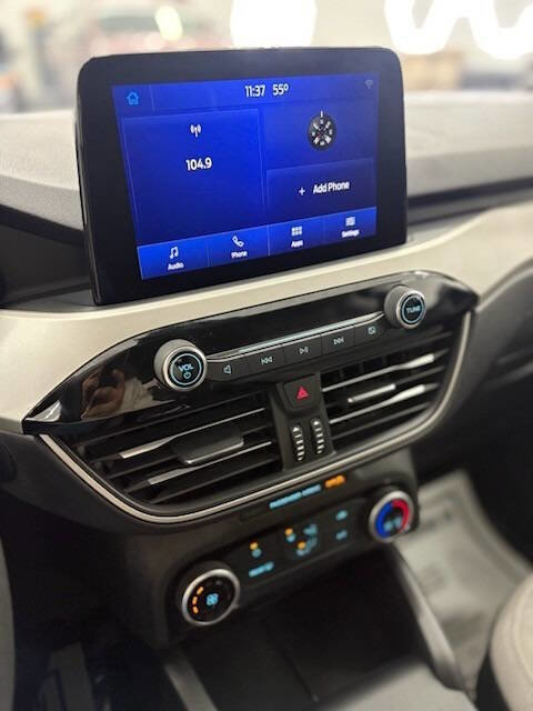 Used 2022 Ford Escape SE image 8